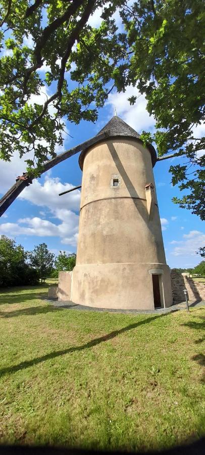 Moulin A Vent Le Champ Du Trail Villa Saint-Cyr-des-Gats Exterior photo